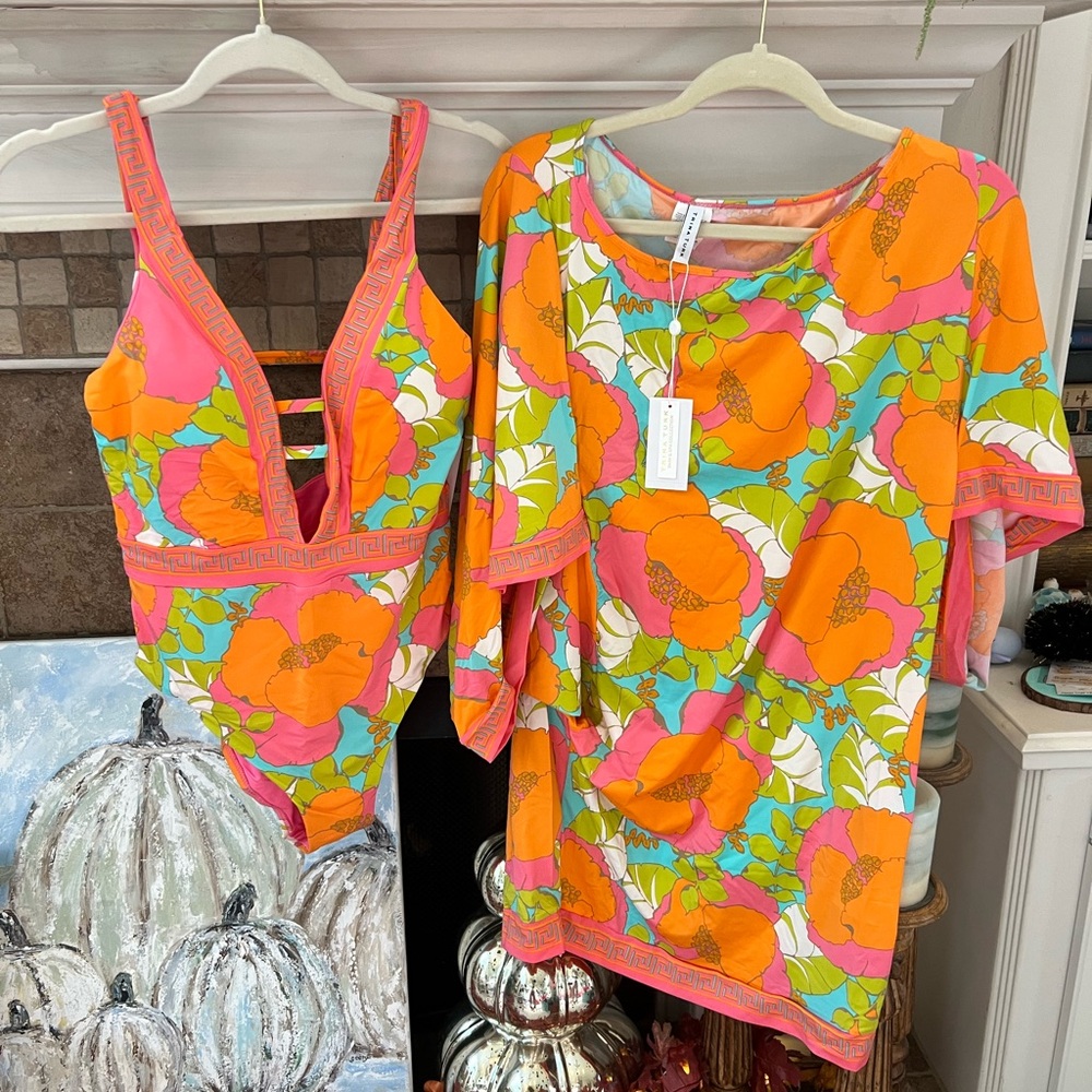 New TRINA TURK Playa De Flor Tunic Swimsuit set Cover-Up 10/L